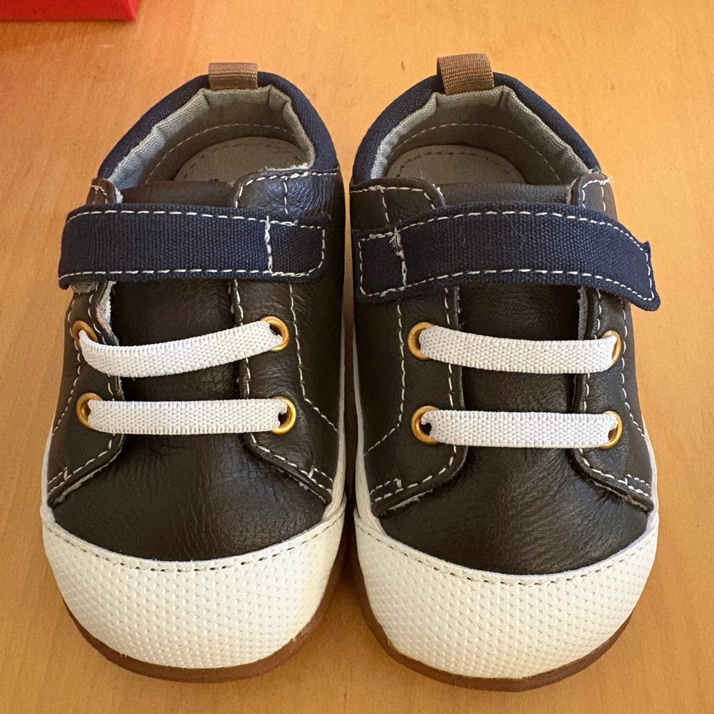 See Kai Run Stevie (first walker) toddler shoes in brown leather/blue size 6